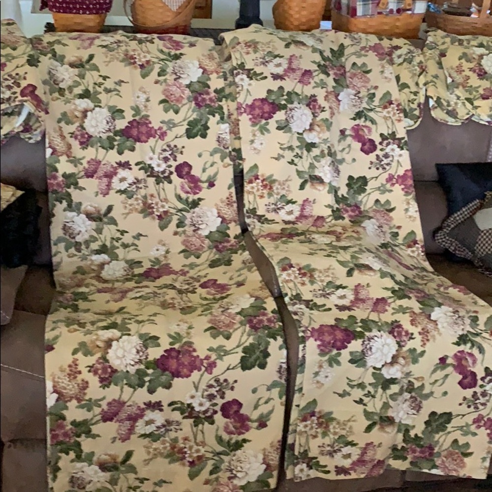 Drapes & valances